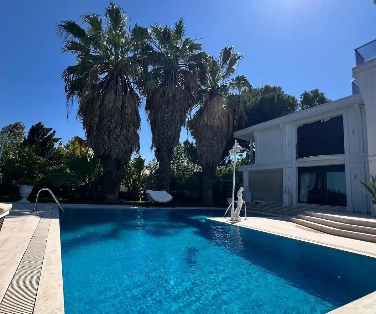 Cloud Nine By Alara - Luxury Private Pool And Garden Villa Istanbul